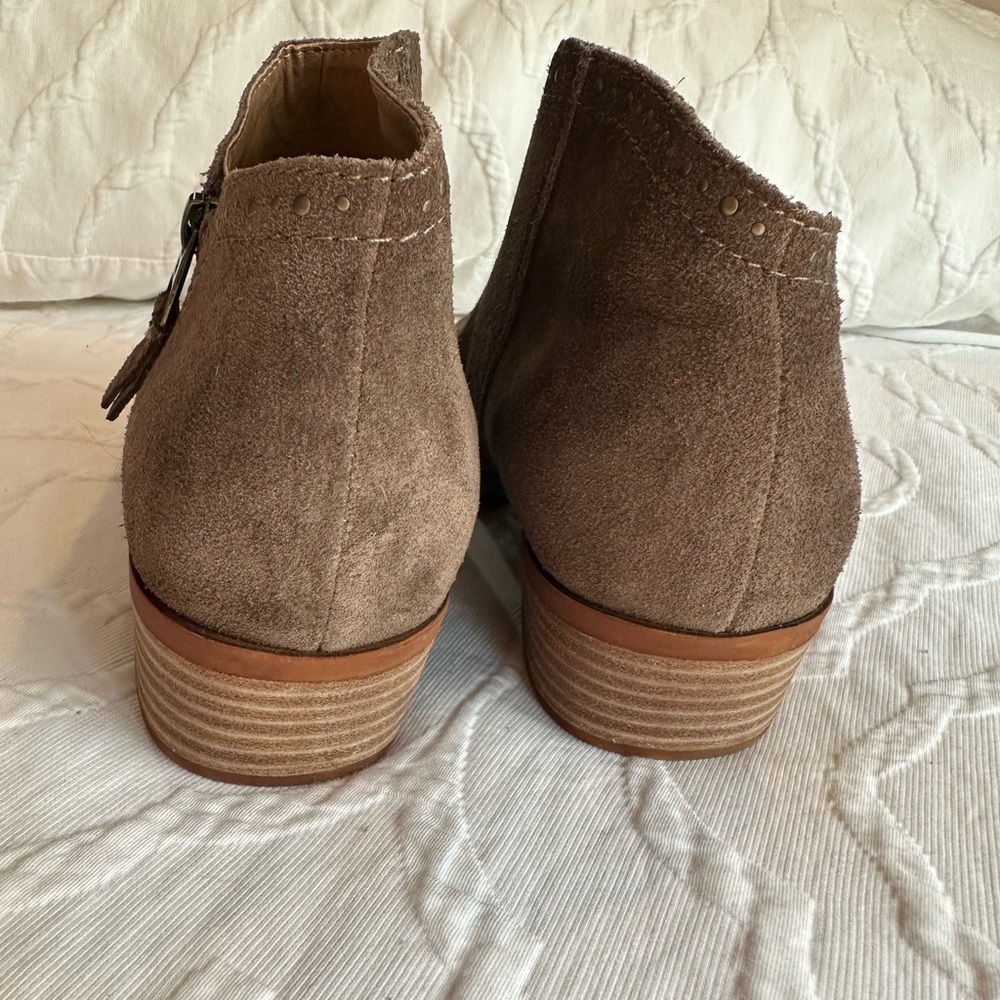 Lucky Brand Booties EUC Size 8.5 - Picture 4 of 9